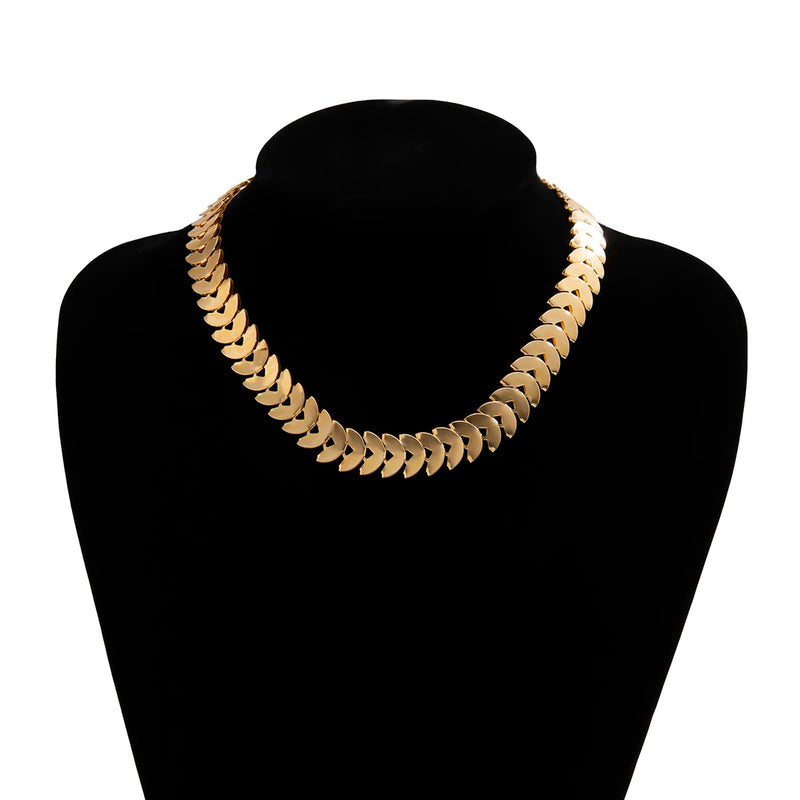 Colar Choker Feminino em Dourado com Formato de Pétalas - Joia Trendy para Festa e Presentes